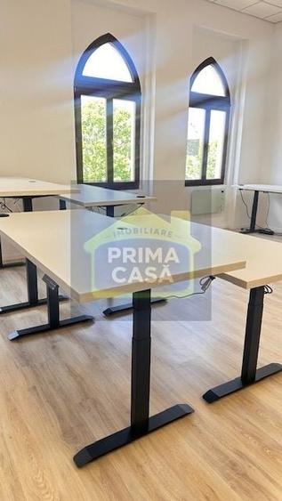 Birou, de 12.300000190735 mp, în Orașul Vechi