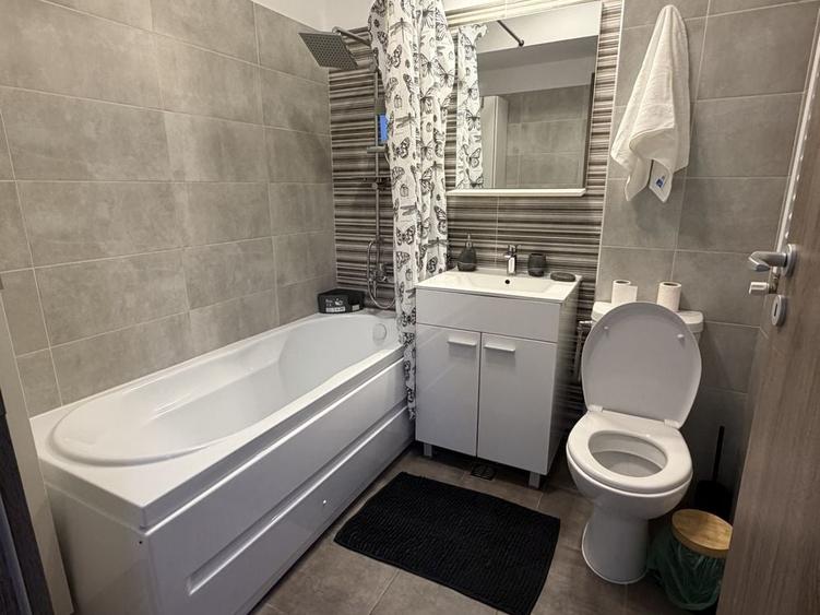 Apartament cu 2 camere decomandat în Păcii