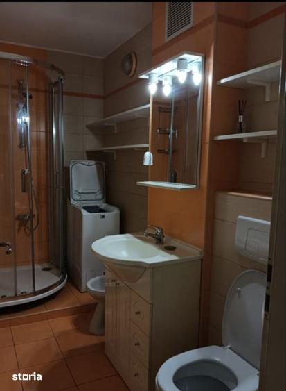 Apartament cu 3 camere decomandat în Valea Cetății