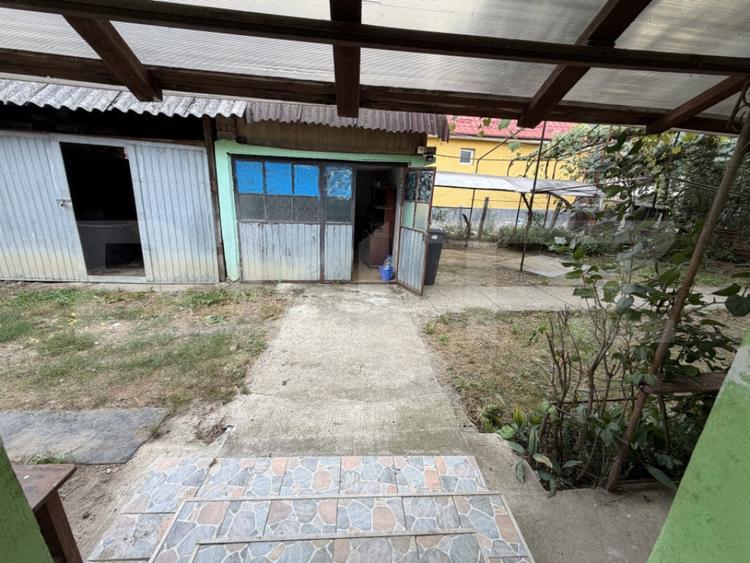 Casă cu 3 camere cu Teren 1500 Mp în Sânpetru Almașului