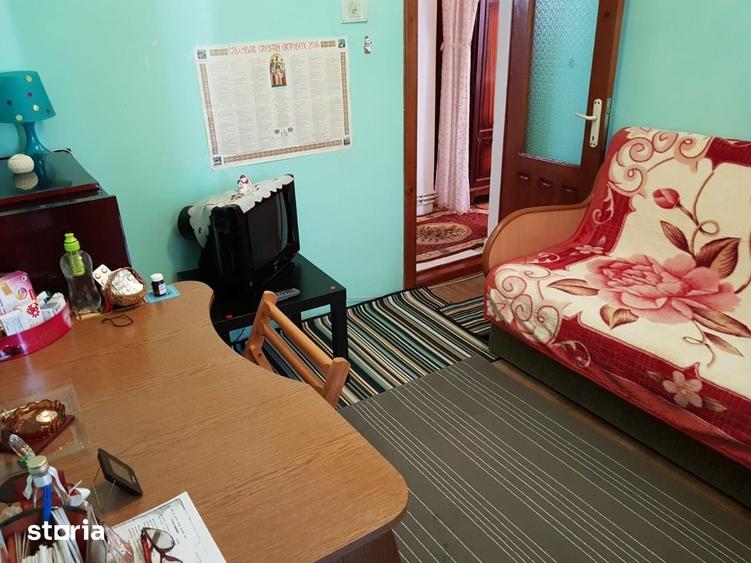 Apartament cu 3 camere semidecomandat în Central