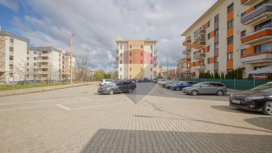 Apartament cu 3 camere decomandat, mobilat în Tractorul