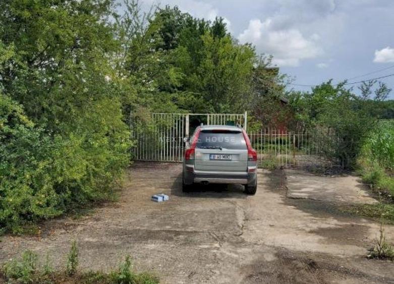 Teren Construcții intravilan de 2350 mp, în Izvorani