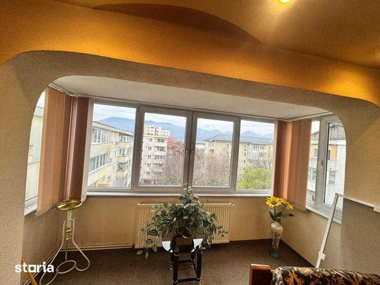 Apartament cu 4 camere decomandat în Central