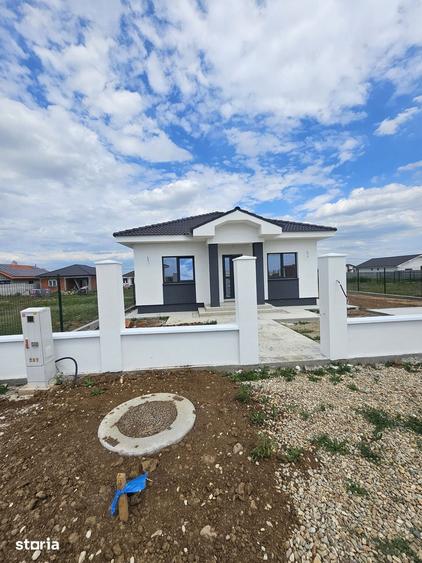 Casă cu 4 camere cu Teren 500 Mp în Central