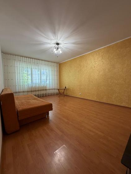 Apartament cu 2 camere decomandat în Piața Centrală