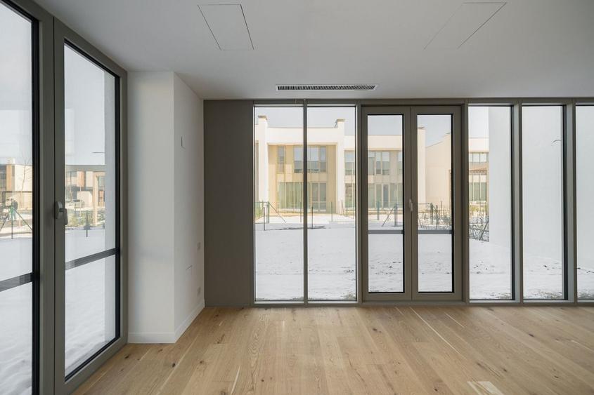 Duplex cu 4 camere cu Canalizare în Tunari