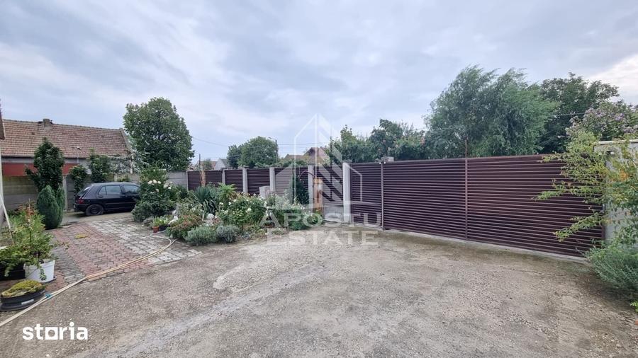 Casă cu 6 camere cu Teren 2712 Mp în Dudeștii Noi