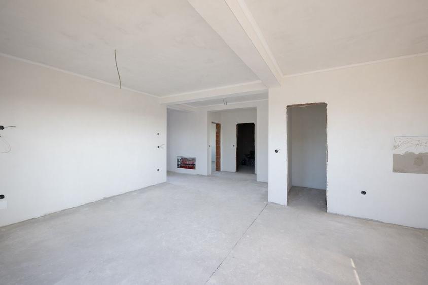 Casă cu 3 camere în Sântandrei