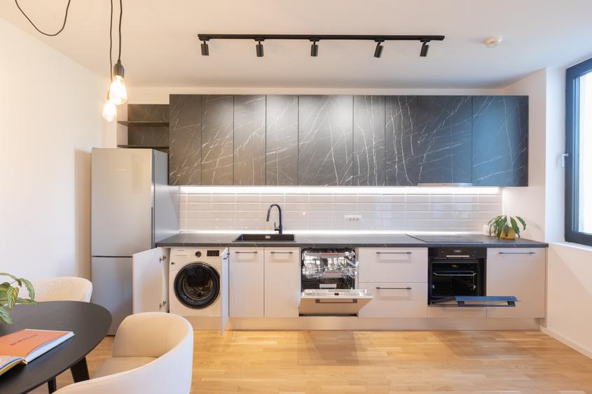 Apartament cu 2 camere semidecomandat, mobilat în Central