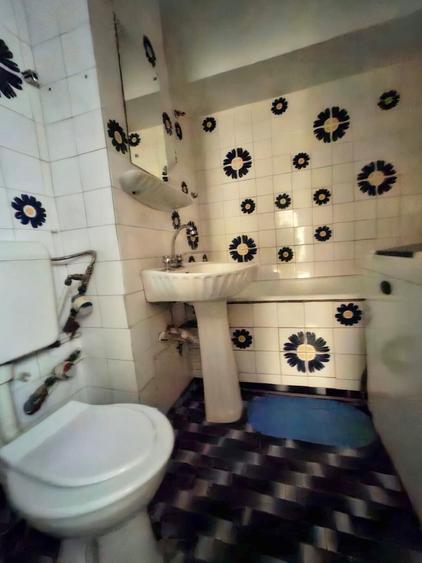 Apartament cu 4 camere decomandat, mobilat în Colentina