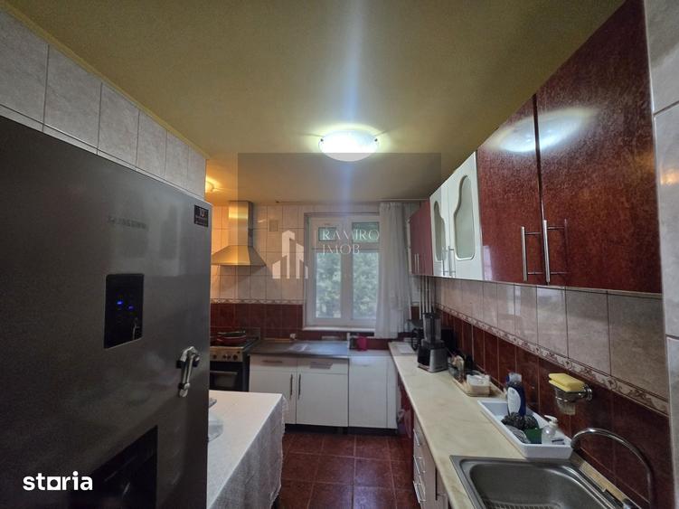Apartament cu 3 camere decomandat în Rahova