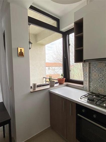 Apartament cu 2 camere semidecomandat, mobilat în Dămăroaia
