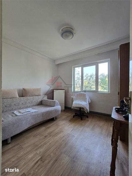 Mircea cel Batran , 2 camere decomandat, etaj intermediar, liber - 4
