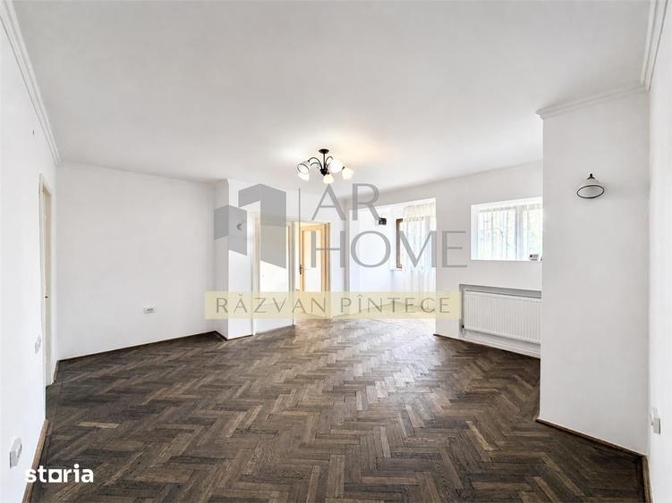 Apartament cu 4 camere în Democrației