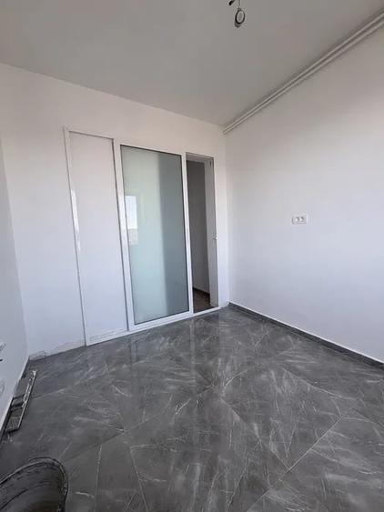 Apartament cu 2 camere decomandat în Titan