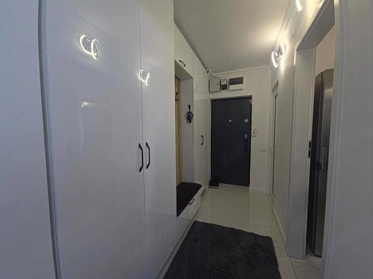 Apartament cu 4 camere semidecomandat în Tomis Nord