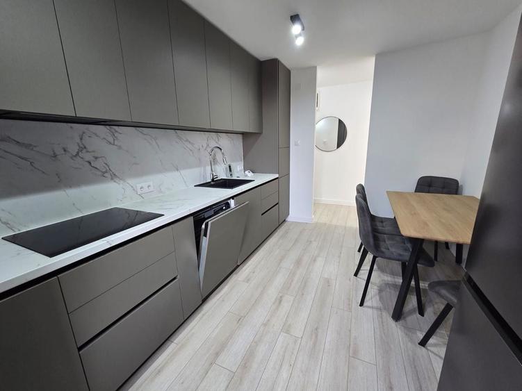 Apartament cu 4 camere decomandat, mobilat în Zorilor