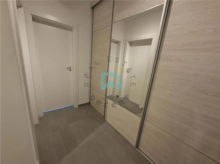 Apartament cu 2 camere decomandat în Tractorul