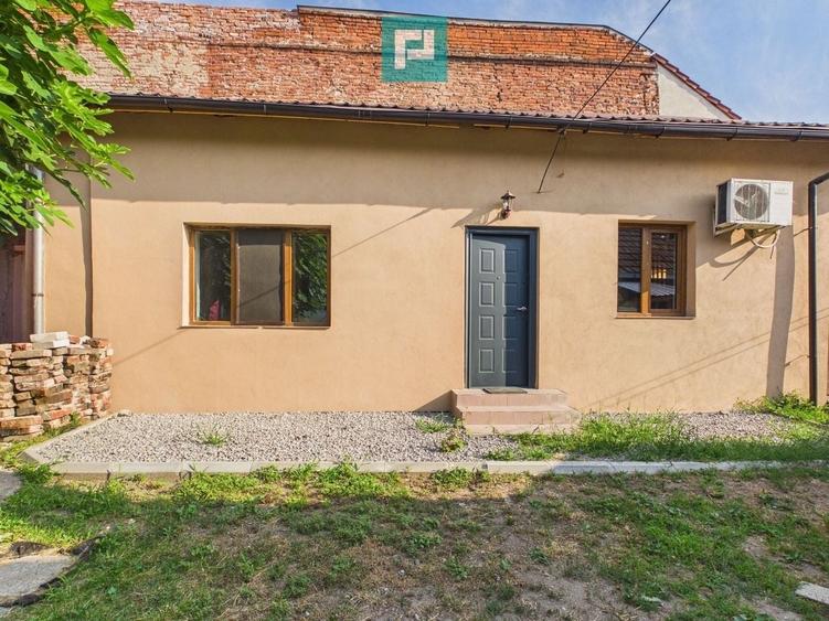 Casă individuală cu 3 camere cu Canalizare în Central