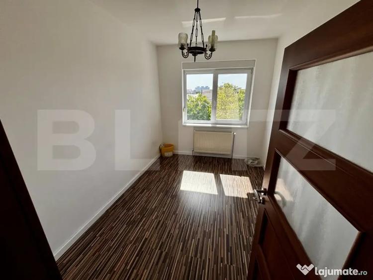 Apartament cu 4 camere decomandat în Central