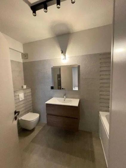 Apartament cu 3 camere decomandat în Tomis Nord