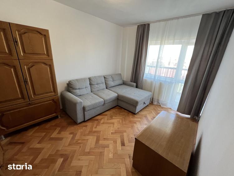 Apartament cu 3 camere decomandat în Sub Arini