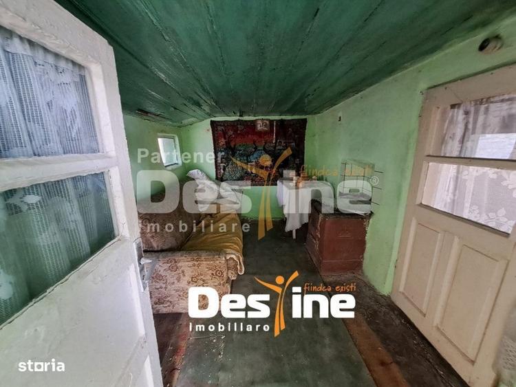 Casă cu 2 camere cu Teren 1250 Mp în Uricani