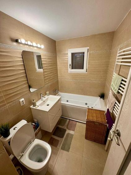Apartament cu 4 camere decomandat în Mărăști