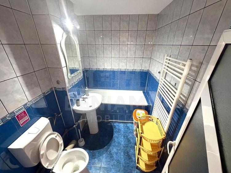 Apartament cu 2 camere decomandat în Rovine