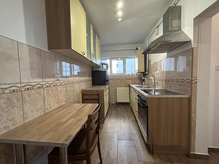 Apartament cu 2 camere semidecomandat, mobilat în Central