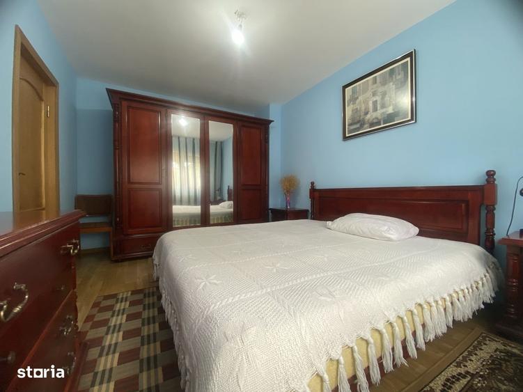 Casă cu 4 camere decomandat cu Teren 596 Mp în Central