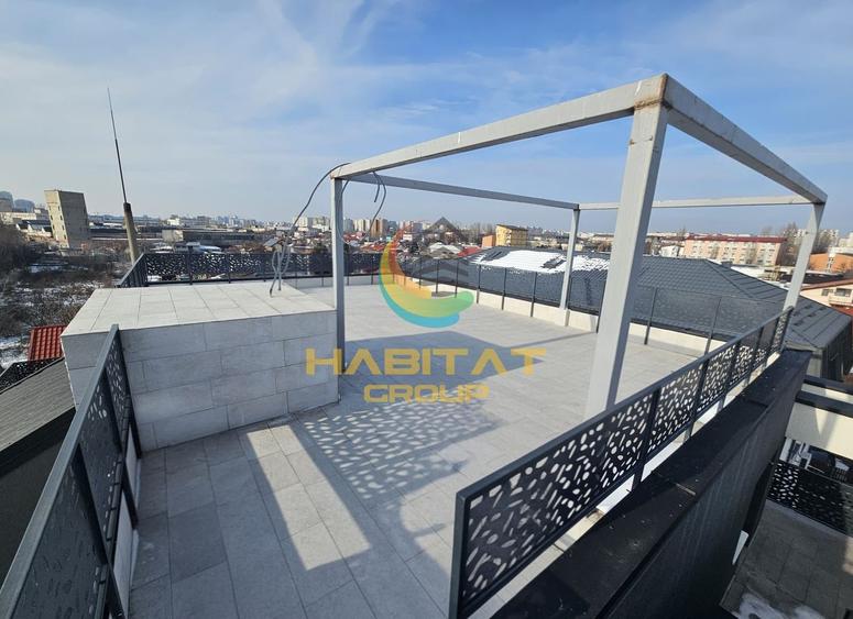 Penthouse cu 3 camere semidecomandat în Splaiul Unirii