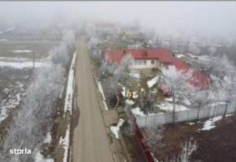 Casă cu 4 camere în Zizinca