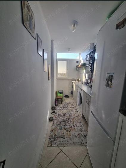 Apartament cu 3 camere semidecomandat în Ferentari