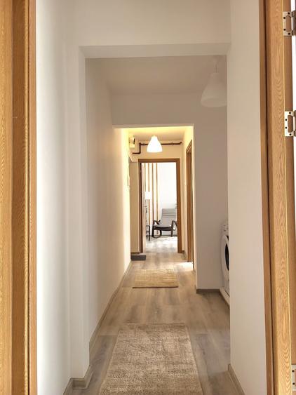 Apartament cu 3 camere decomandat în Sud