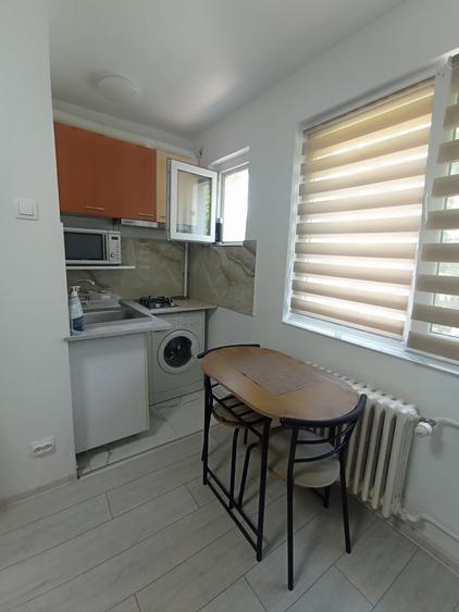 Apartament cu 2 camere decomandat în Podu Roș
