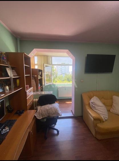 Apartament cu 3 camere semidecomandat, mobilat în 1 Decembrie 1918