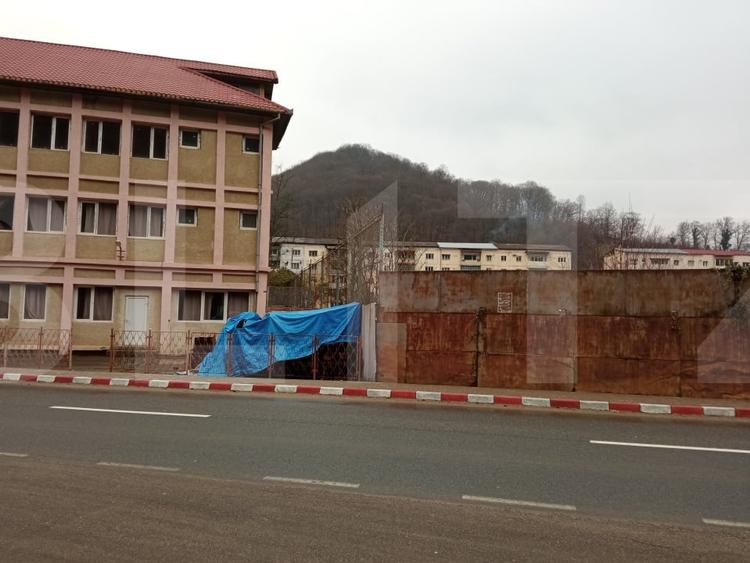 Spațiu industrial, de 3,000 mp, în Nădrag