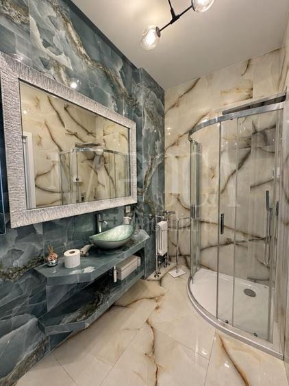 Apartament cu 4 camere semidecomandat, mobilat în Ultracentral
