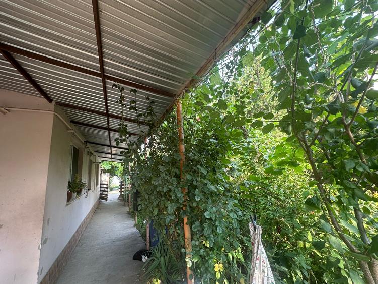Casă individuală cu 4 camere cu Canalizare în Ultracentral