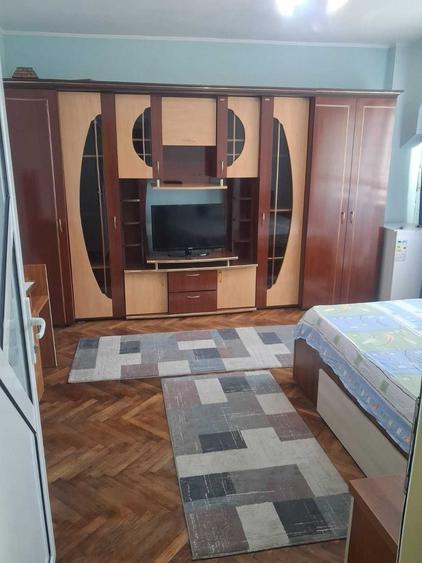 Garsonieră decomandată în Ostroveni