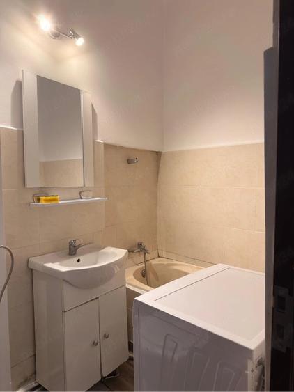 Apartament cu 2 camere decomandat, mobilat în P-ța Unirii