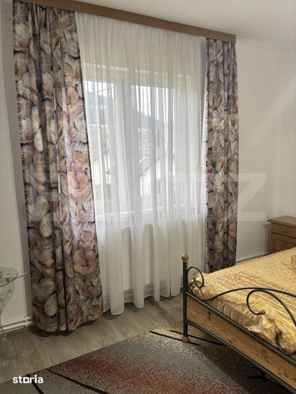 Casă cu 8 camere cu Teren 400 Mp în Central