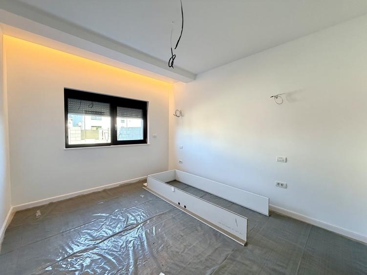 Duplex cu 4 camere cu Canalizare în Dumbrăvița