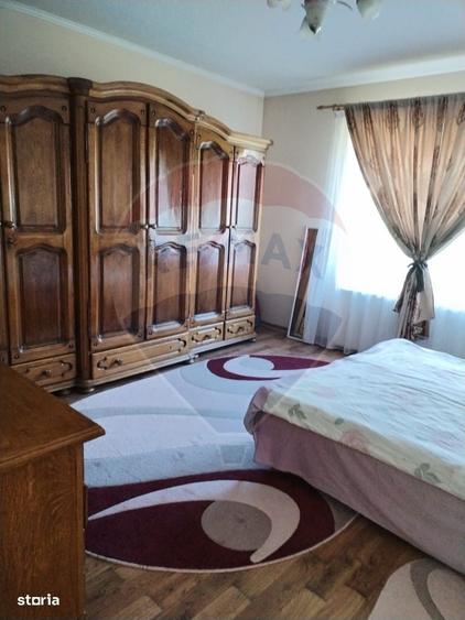 Casă cu 4 camere în Valea Hotarului