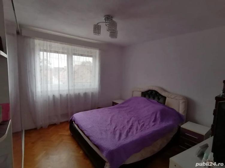 Casă cu 3 camere în Central