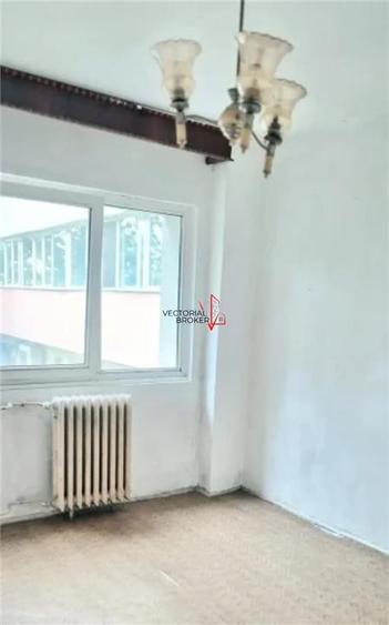 Apartament cu 3 camere semidecomandat în Parcul Circului