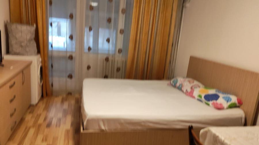Garsonieră decomandată, mobilată în Tineretului