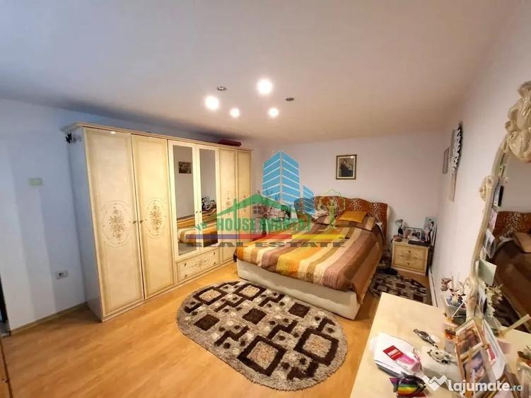 Casă cu 4 camere cu Teren 2428 Mp în Central